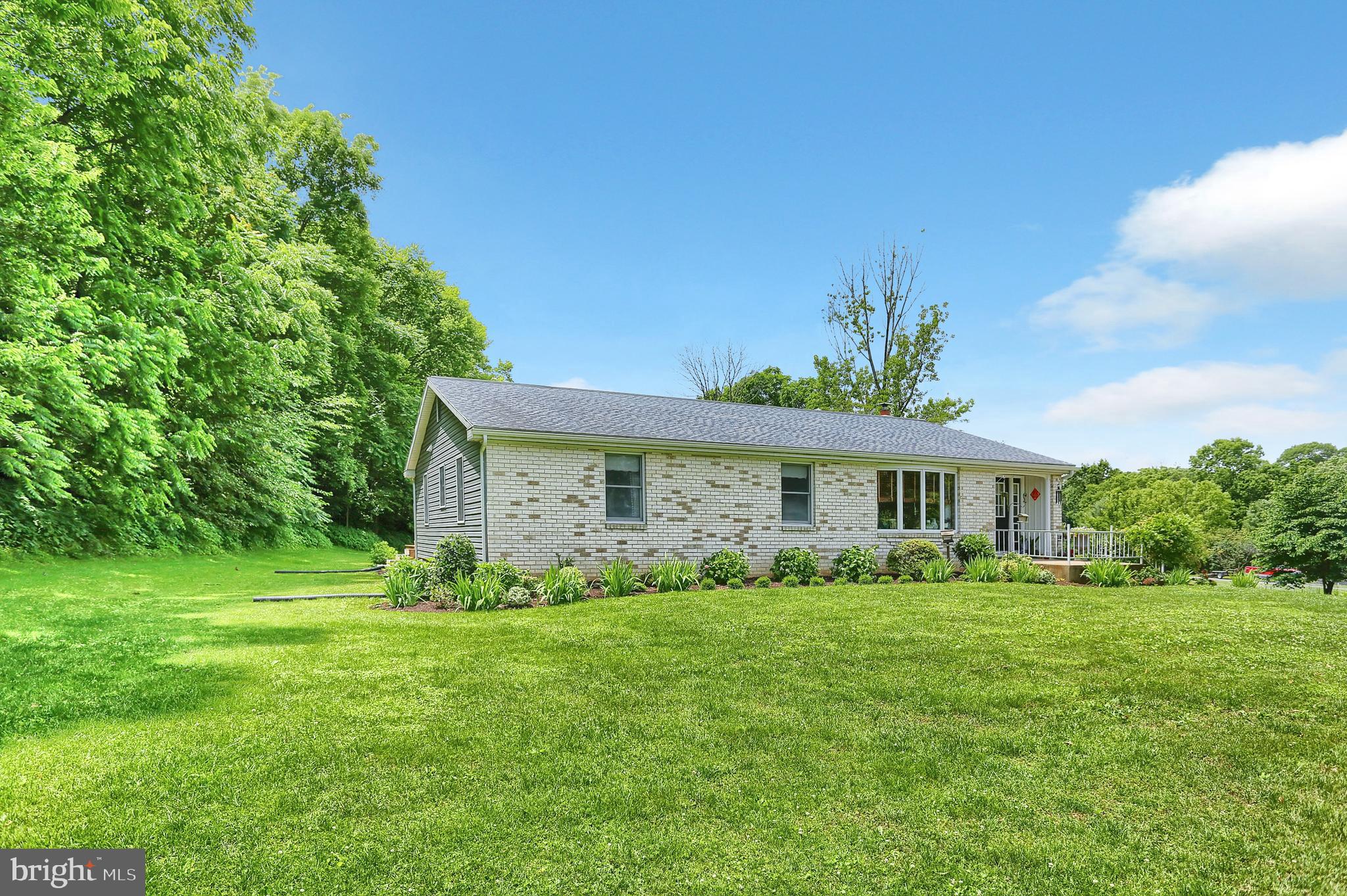 204 Mooredale Road Carlisle, PA 17015 - Photo 3 of 36 Gallery Image 3