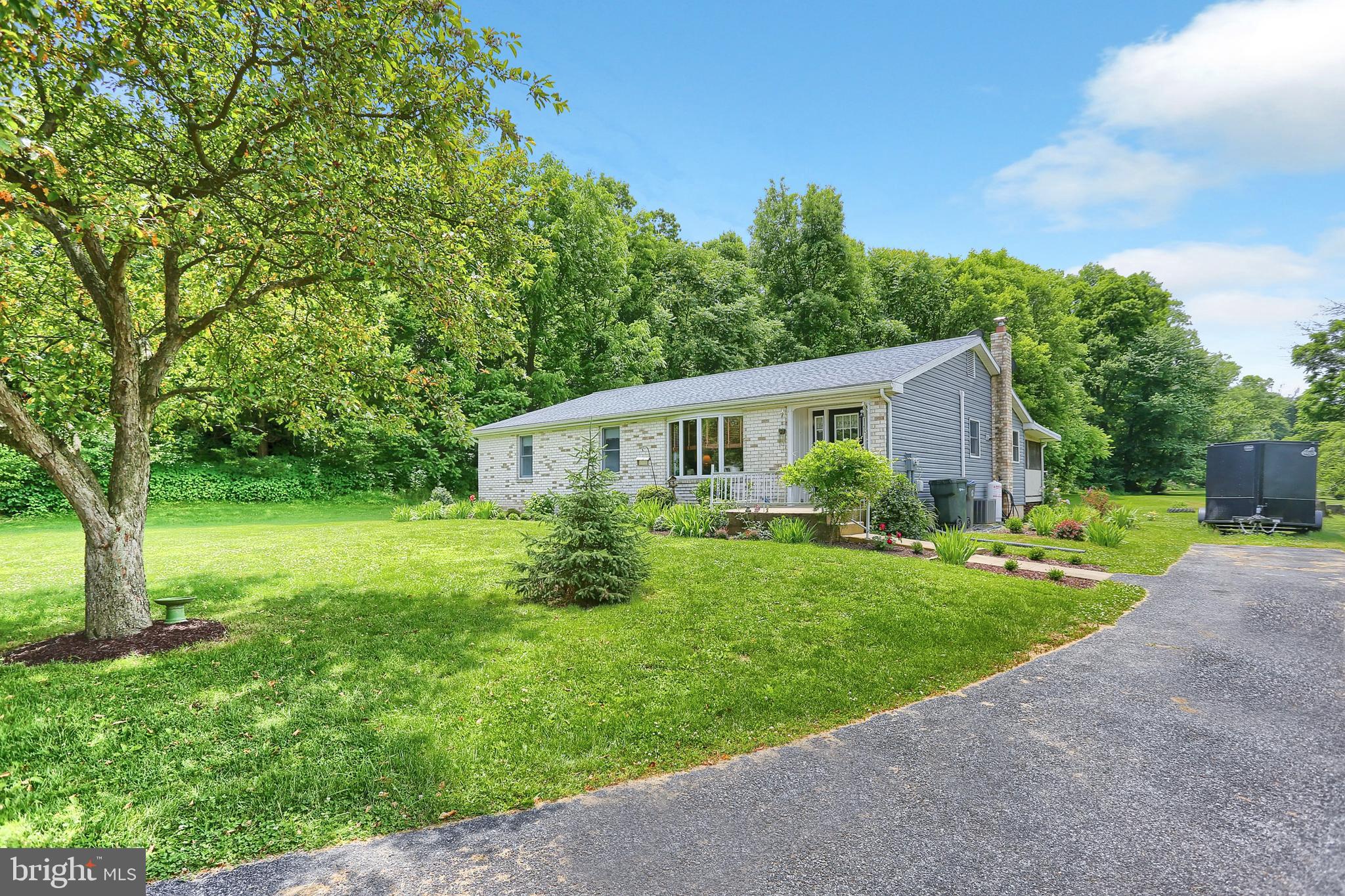 204 Mooredale Road Carlisle, PA 17015 - Photo 4 of 36 Gallery Image 4