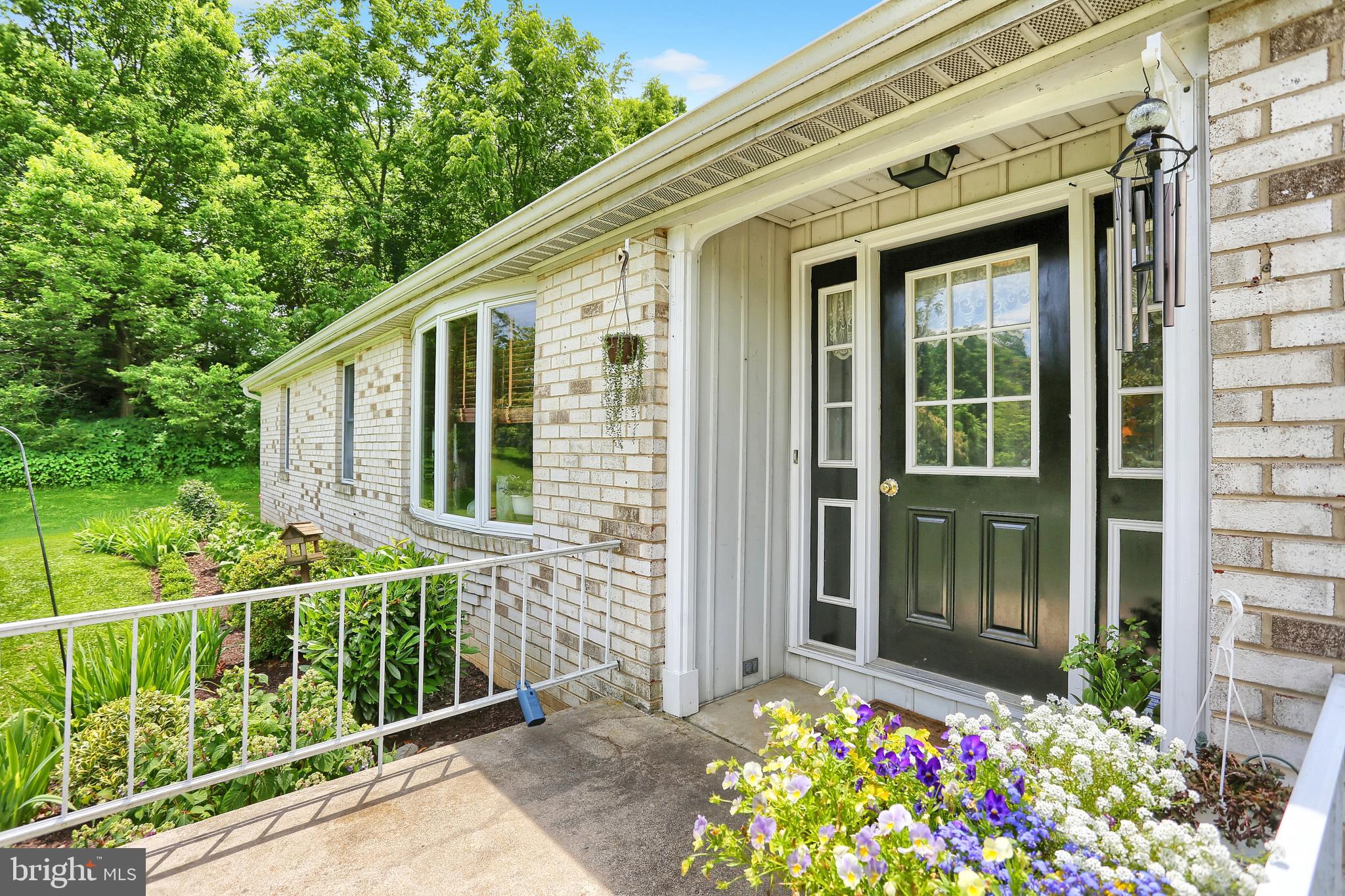 204 Mooredale Road Carlisle, PA 17015 - Photo 5 of 36 Gallery Image 5