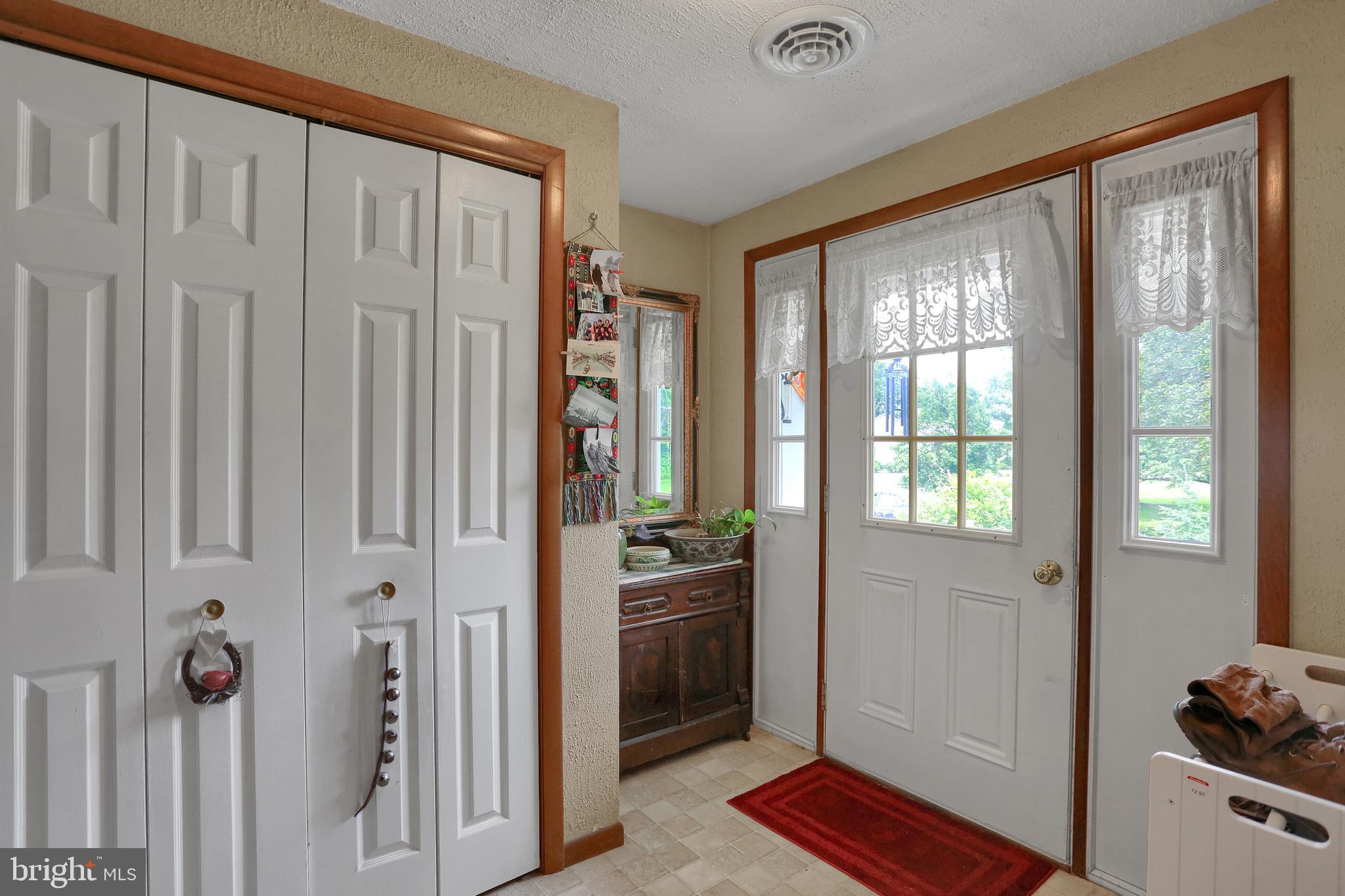 204 Mooredale Road Carlisle, PA 17015 - Photo 6 of 36 Gallery Image 6