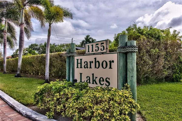 $2,000 | 1155 Sandpiper Street, Unit C6, Naples, FL 34102