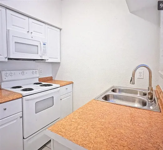 $950 | 2021 Spenwick Drive, Unit 510, Houston, TX 77055