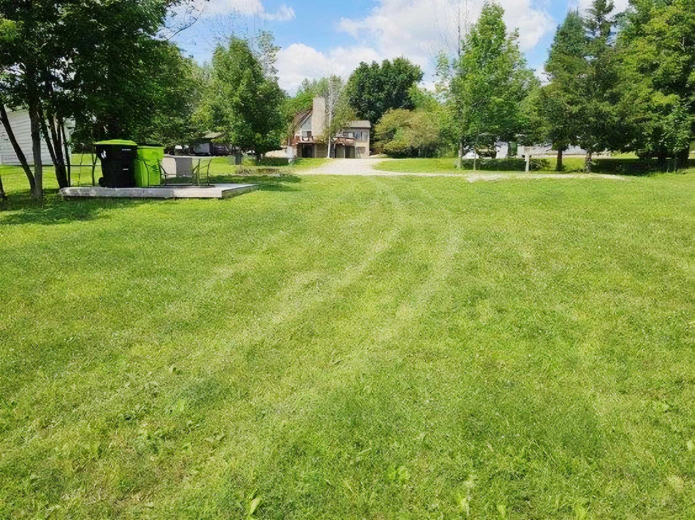 1829 Linksview Way Gladwin, MI 48624 - Photo 3 of 18