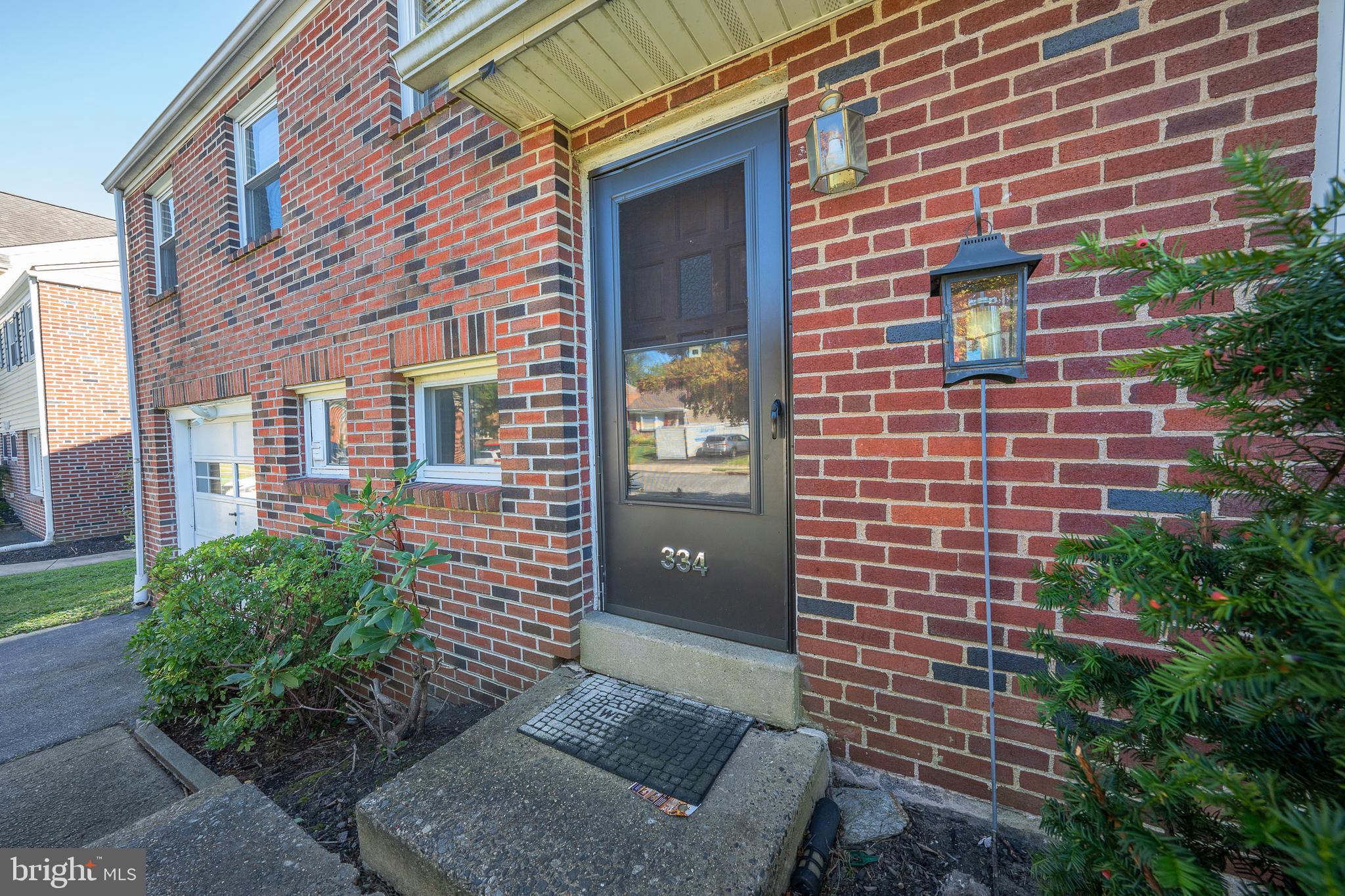 334 Parham Road Springfield, PA 19064 - Photo 3 of 35