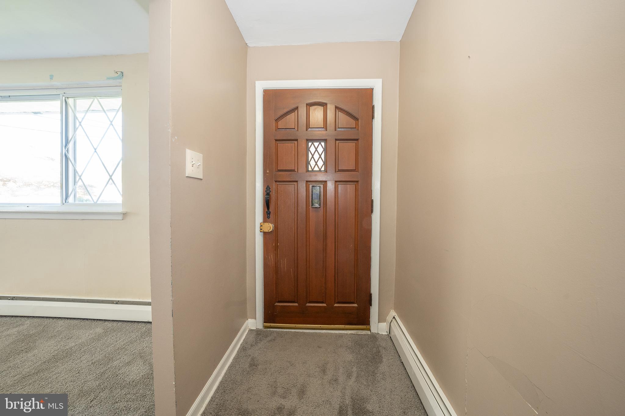 334 Parham Road Springfield, PA 19064 - Photo 4 of 35