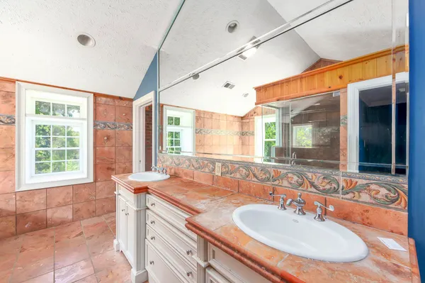 a view of a walk in closet