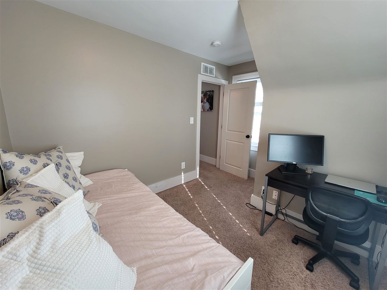 708 Lockwood Road Royal Oak, MI 48067 - Photo 27 of 34