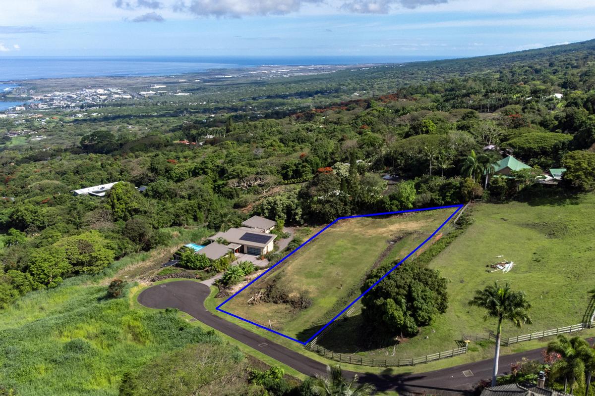 76-959 Ala Makaa Holualoa, HI 96725 - Photo 9 of 12 an aerial view of a house with a yard
