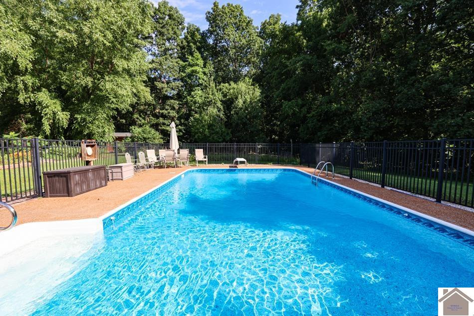 8835 Harris Road West Paducah, KY 42086 - Photo 8 of 35 Pool