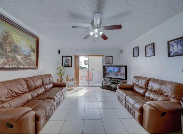$2,300 | 6950 West 6th Avenue, Unit 416, Hialeah, FL 33014
