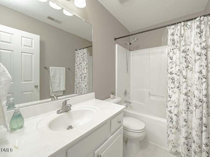 5513 Glencree Court Raleigh, NC 27612 - Photo 21 of 27 PHOTO-2026-05-20-03-59-47_9