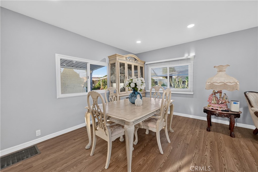 3700 Buchanan Street, Unit 72 Riverside, CA 92503 - Photo 8 of 41 Dining.