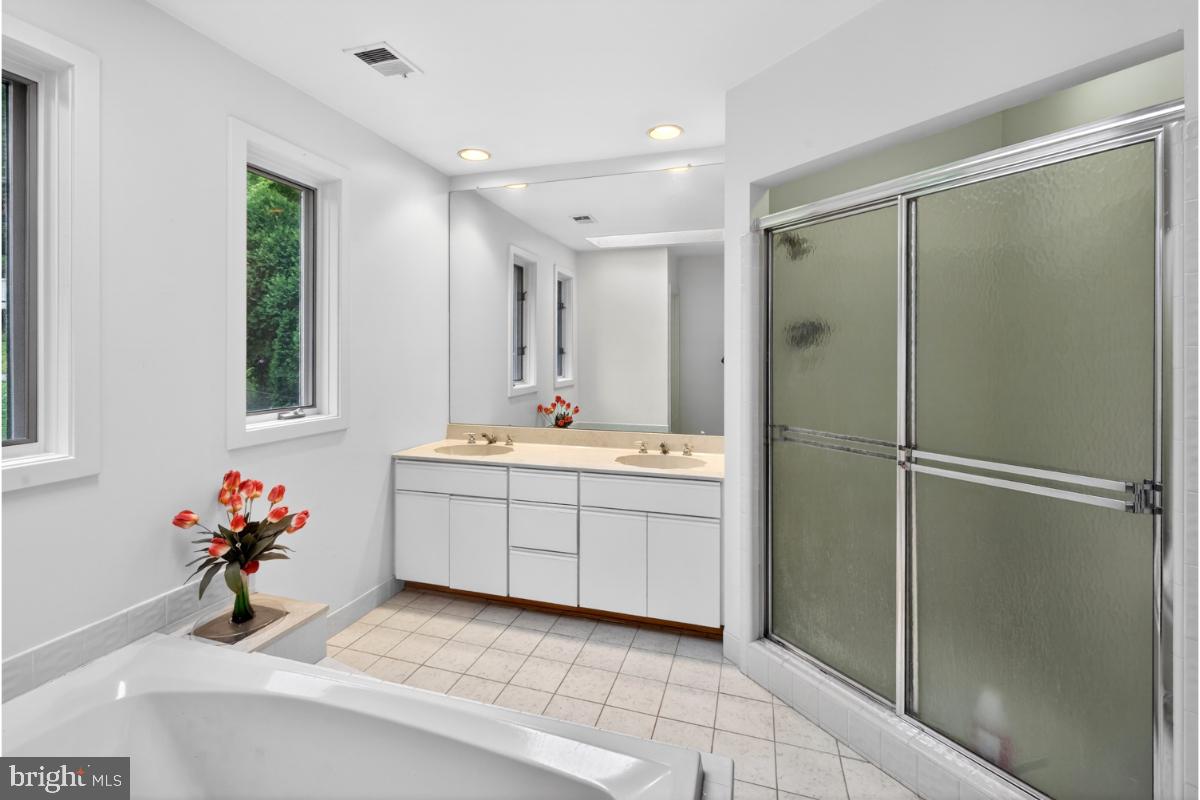 10320 Glen Road Potomac, MD 20854 - Photo 44 of 75