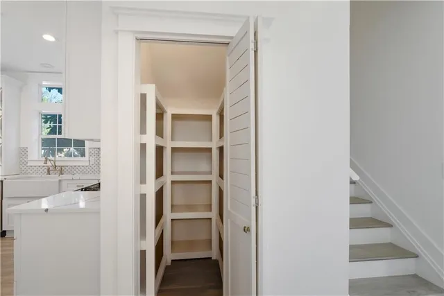 $559,000 | 9900 Martha Lane, River Ridge, LA 70123