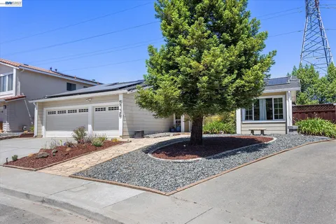 $1,579,000 | 5736 Medallion Court, Castro Valley, CA 94552
