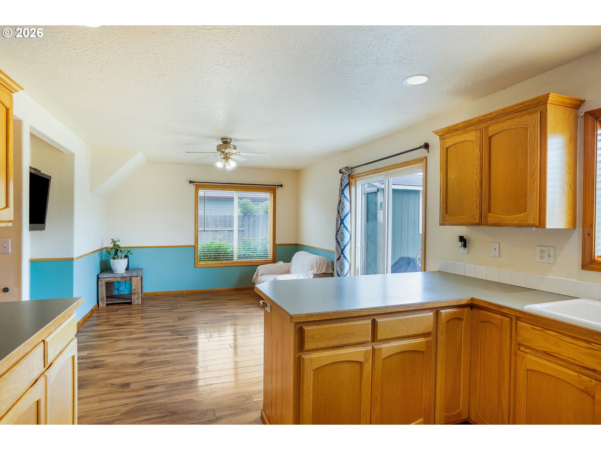 239 Blue Jay Loop Creswell, OR 97426 - Photo 10 of 34