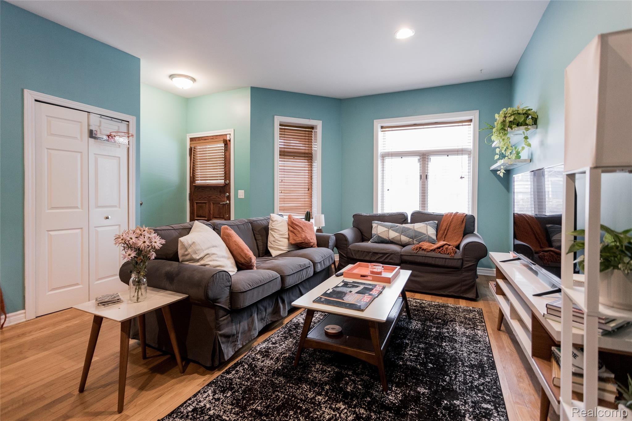 2552 John R Street, Unit 4 Detroit, MI 48201 - Photo 5 of 58 Living Room