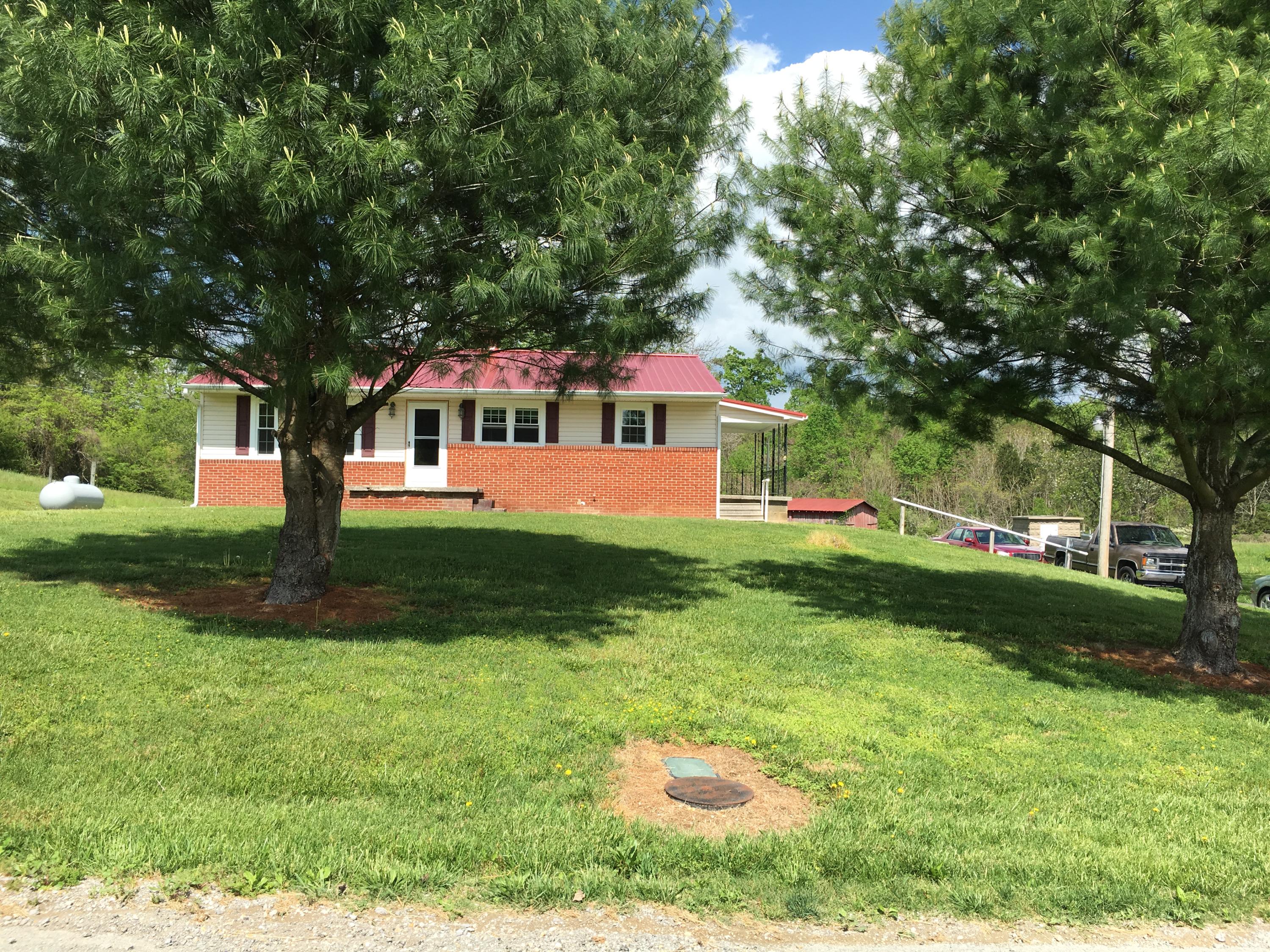 403 Flatwoods Road Speedwell, TN 37870 - Photo 2 of 17 image
