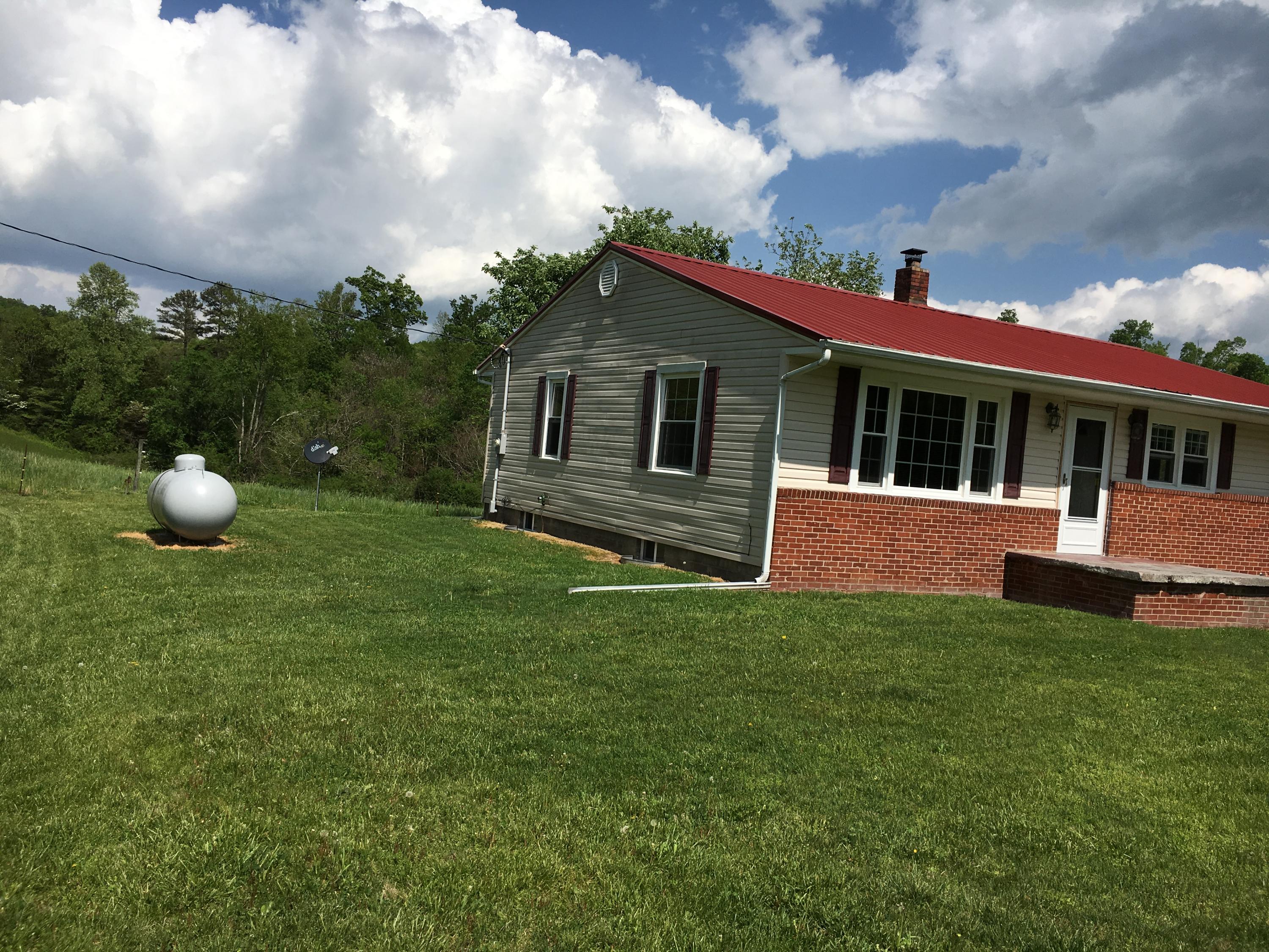 403 Flatwoods Road Speedwell, TN 37870 - Photo 6 of 17 image
