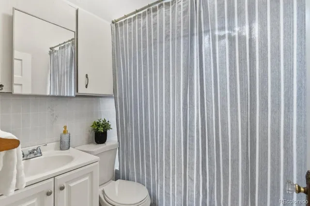 $4,000 | 2742 West Denver Place, Denver, CO 80211