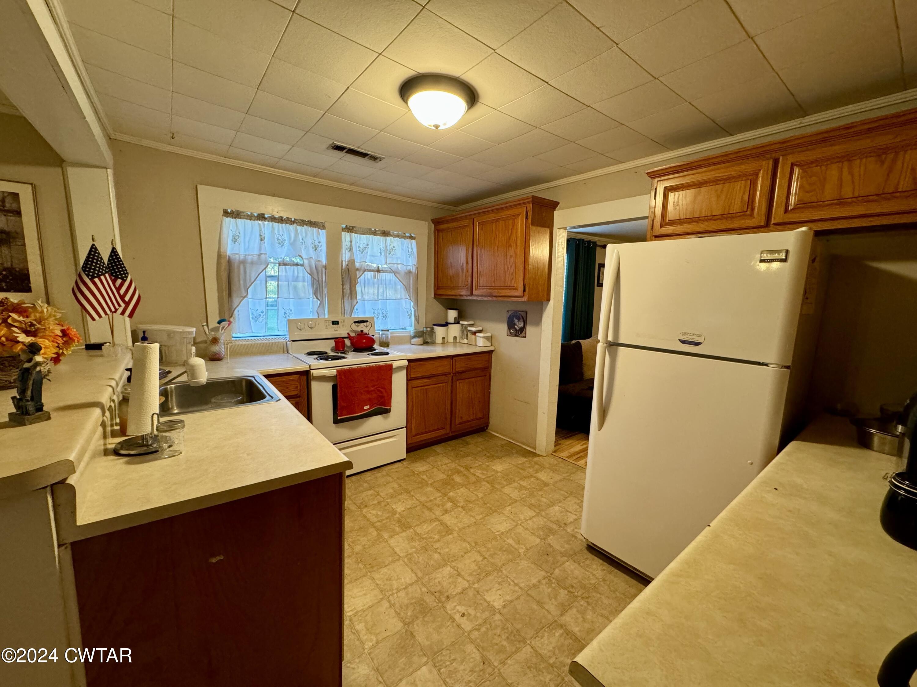 1821 Lawton Road Selmer, TN 38375 - Photo 6 of 29 IMG_3572
