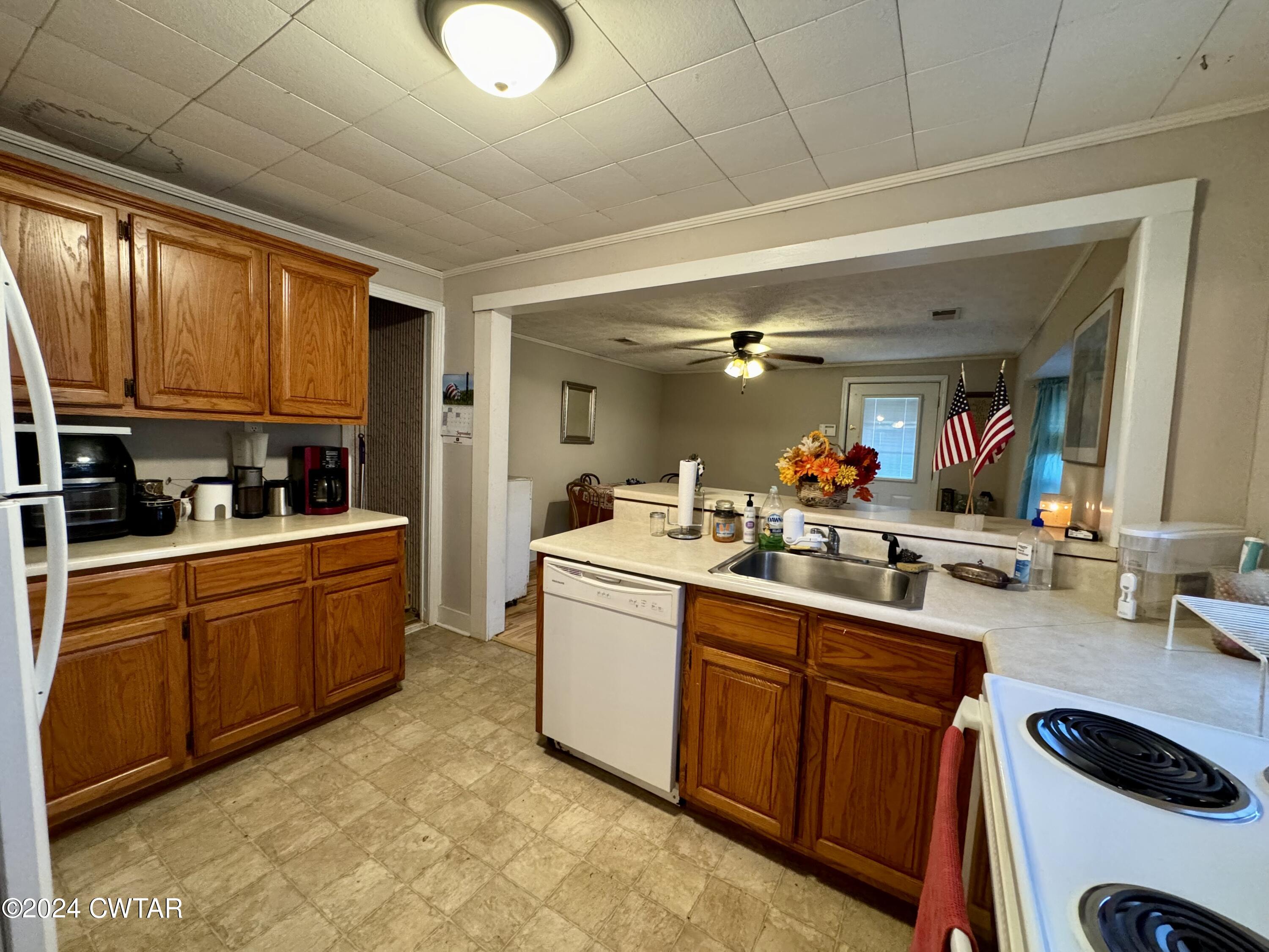 1821 Lawton Road Selmer, TN 38375 - Photo 7 of 29 IMG_3573