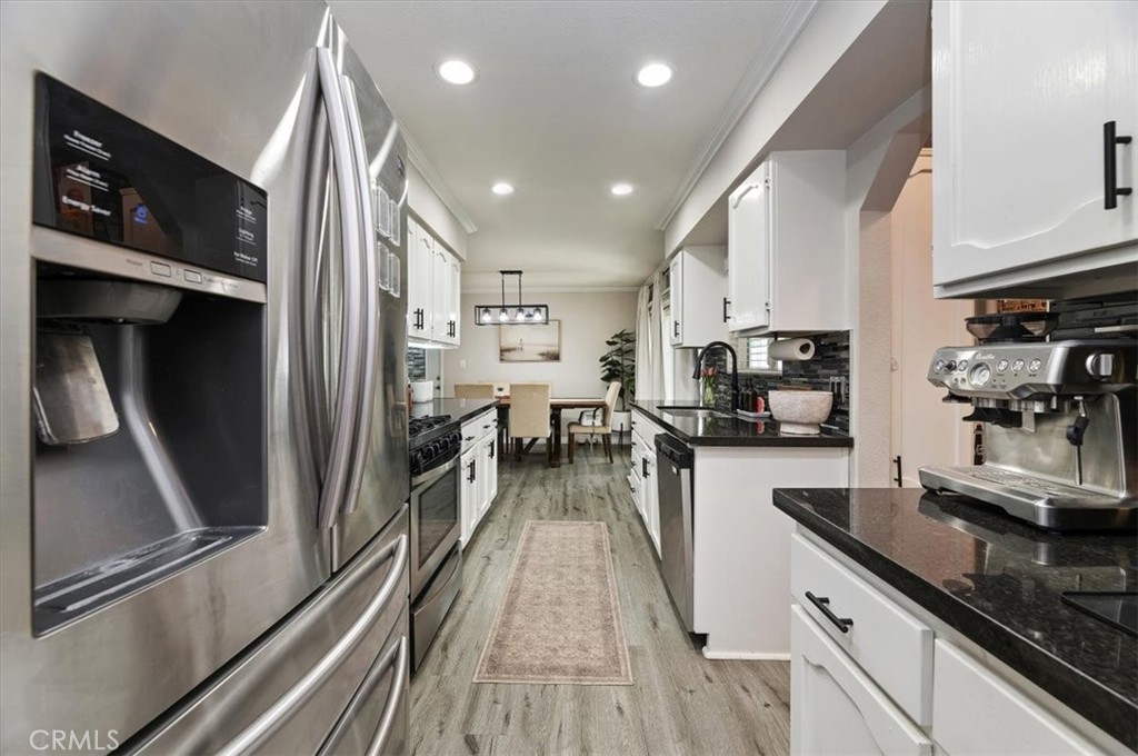 9075 Delano Drive Riverside, CA 92503 - Photo 16 of 34