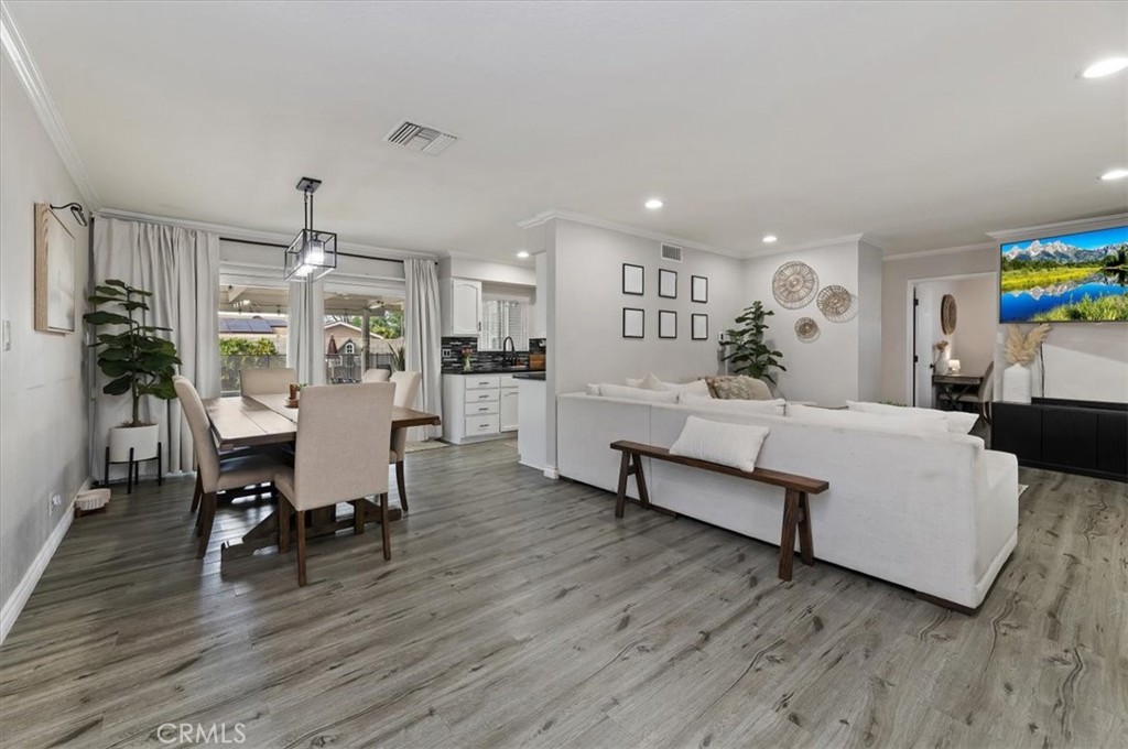 9075 Delano Drive Riverside, CA 92503 - Photo 7 of 34