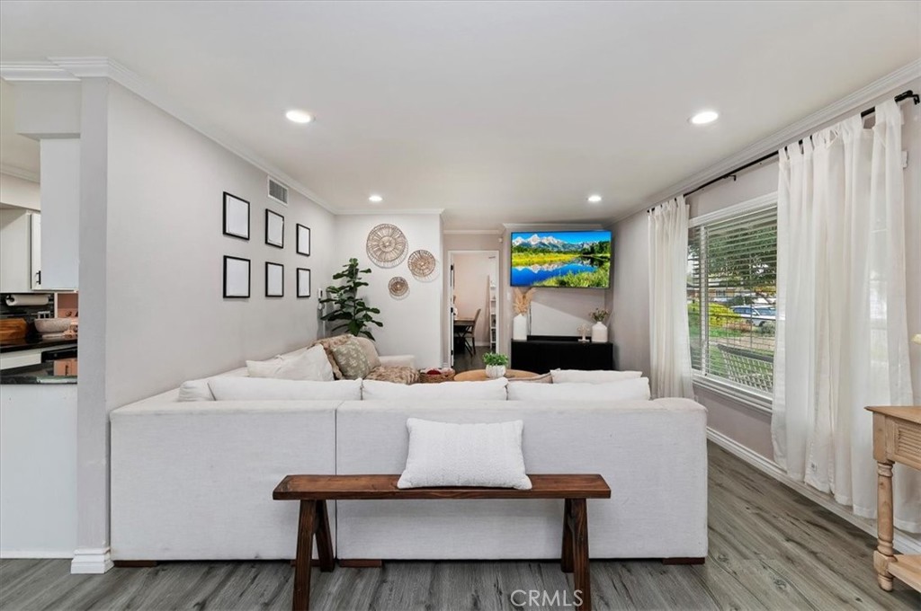 9075 Delano Drive Riverside, CA 92503 - Photo 8 of 34