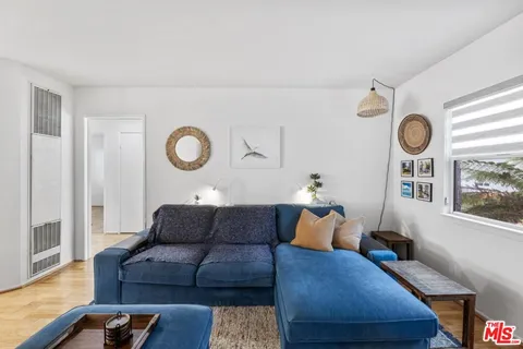 $479,999 | 5825 Bowcroft Street, Unit 1, Los Angeles, CA 90016