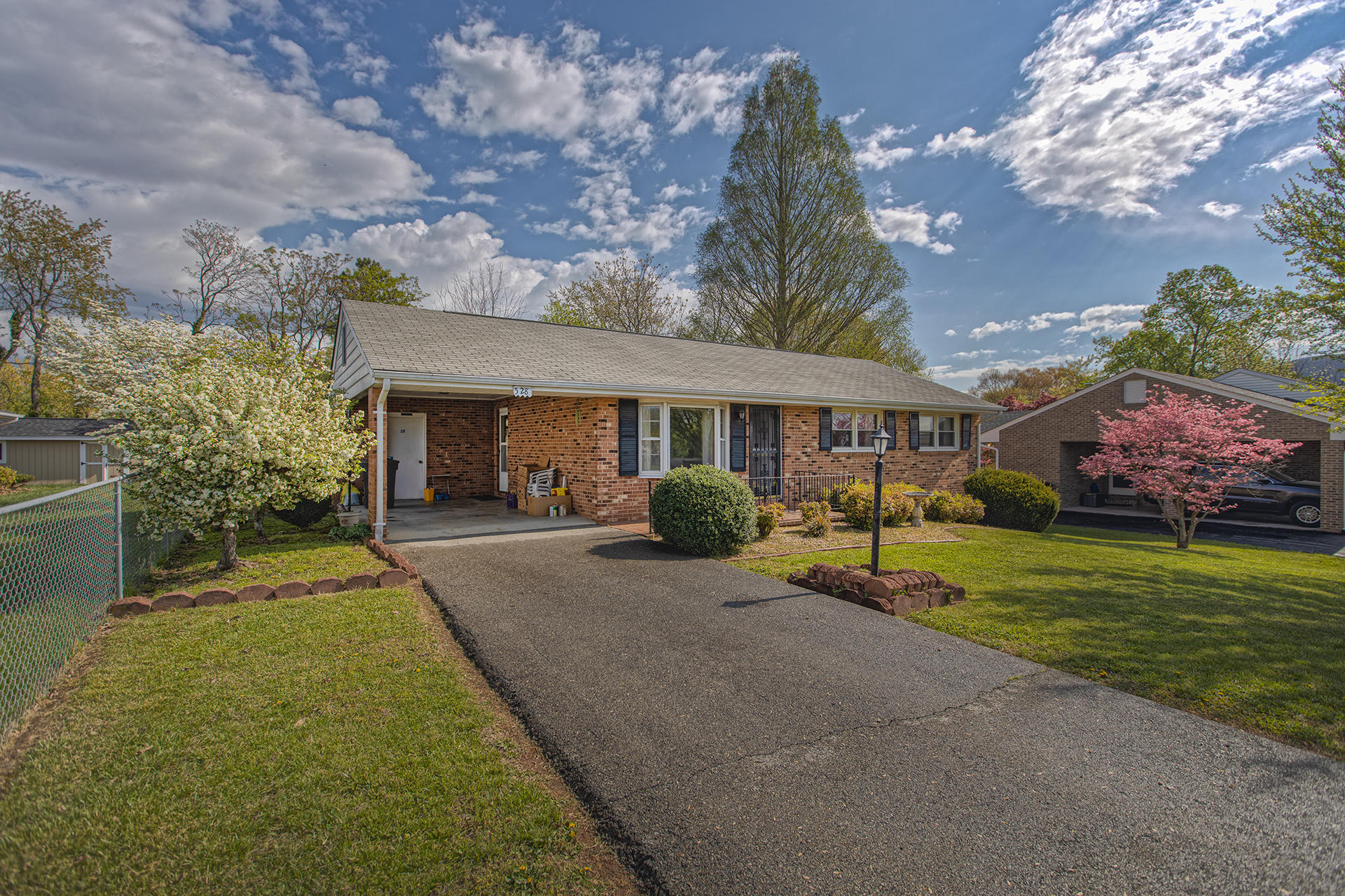 528 Ridgecrest Lane Roanoke, VA 24019 - Photo 1 of 26 Main Front
