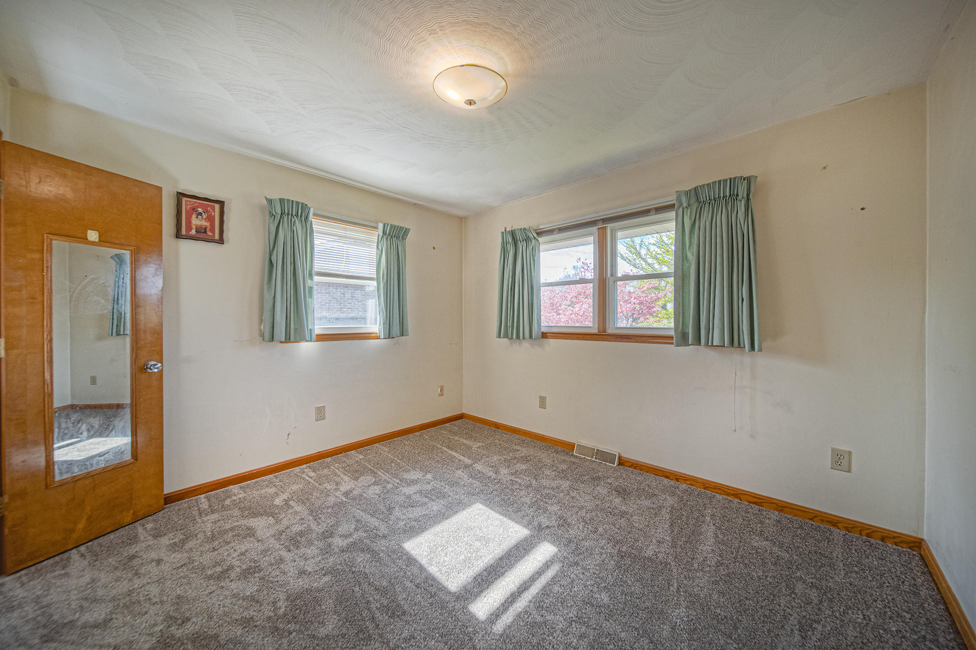 528 Ridgecrest Lane Roanoke, VA 24019 - Photo 11 of 26 Master Bedroom