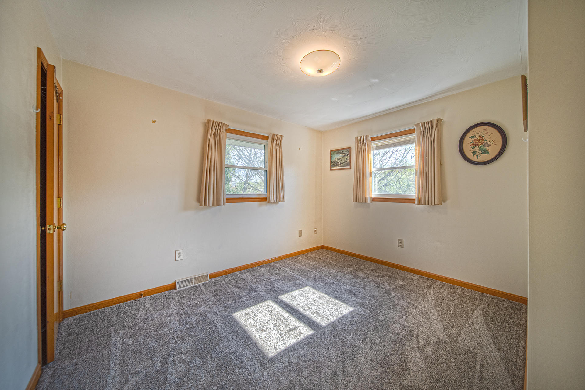 528 Ridgecrest Lane Roanoke, VA 24019 - Photo 14 of 26 Bedroom 3