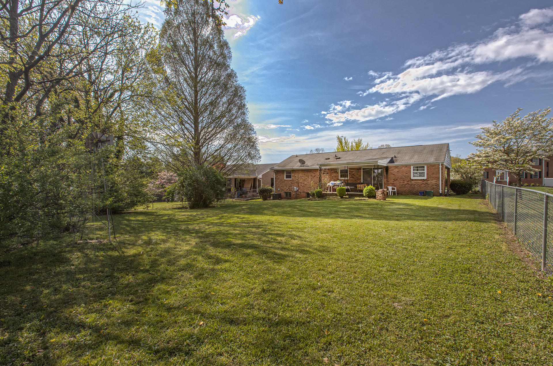 528 Ridgecrest Lane Roanoke, VA 24019 - Photo 22 of 26 Back Yard