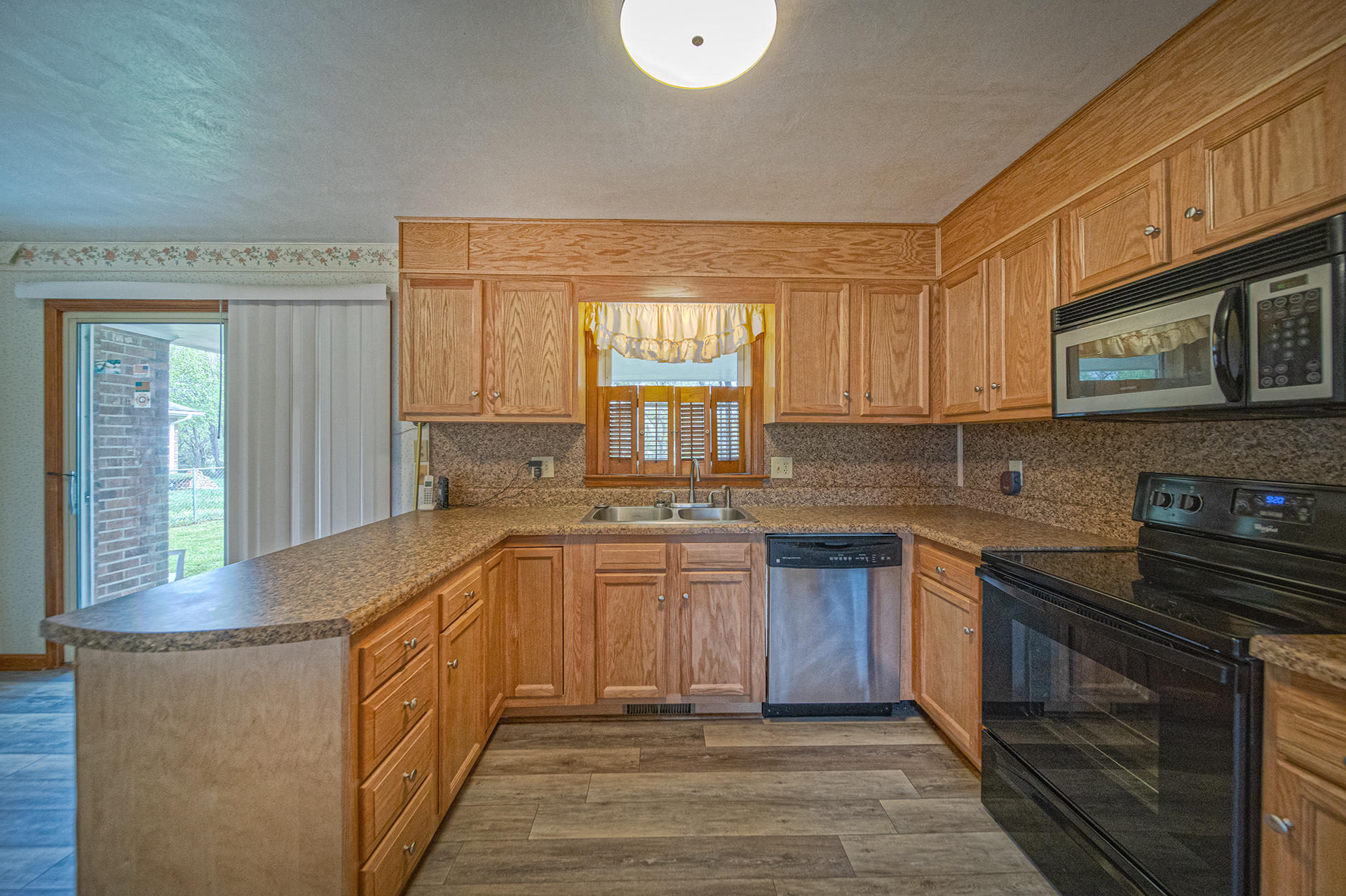 528 Ridgecrest Lane Roanoke, VA 24019 - Photo 5 of 26 Kitchen