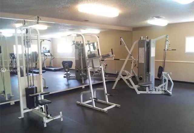 $1,800 | 18342 Northwest 68th Avenue, Unit E, Hialeah, FL 33015