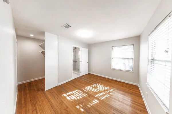 $2,300 | 4710 Glenmont Street, Bellaire, TX 77401