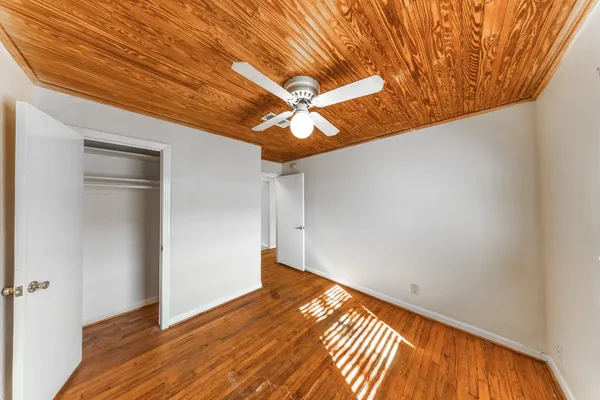 $2,300 | 4710 Glenmont Street, Bellaire, TX 77401