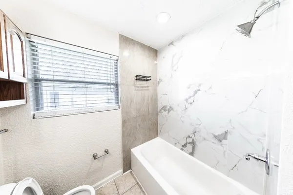 $2,300 | 4710 Glenmont Street, Bellaire, TX 77401