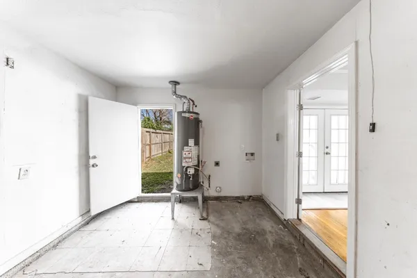 $2,300 | 4710 Glenmont Street, Bellaire, TX 77401