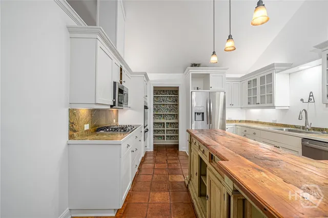 $615,000 | 9 Dr Louis Way, Savannah, GA 31411