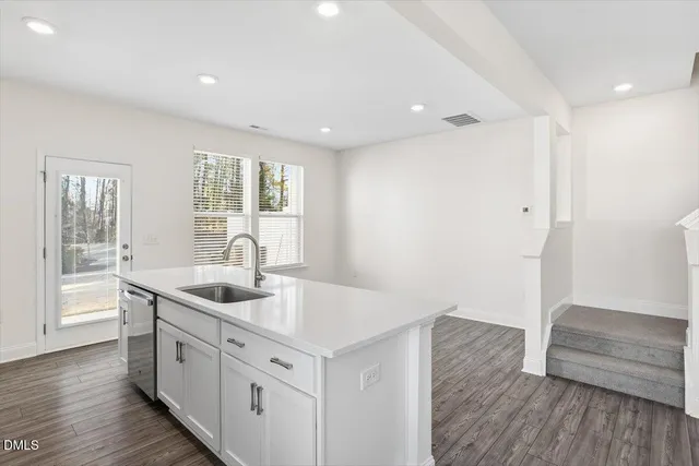 $300,000 | 11 Wildflower Circle, Clayton, NC 27520