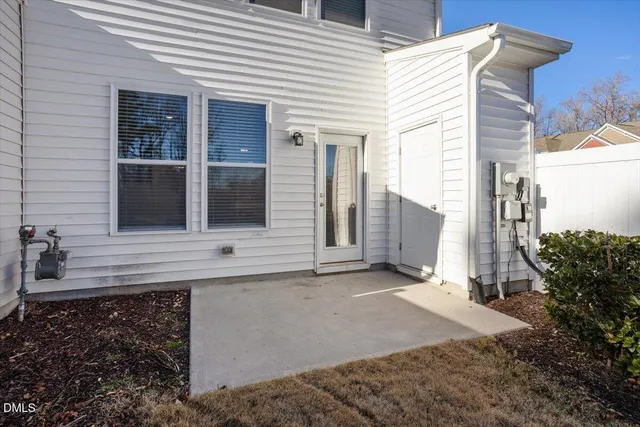 $300,000 | 11 Wildflower Circle, Clayton, NC 27520