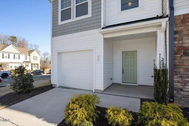 $300,000 | 11 Wildflower Circle, Clayton, NC 27520