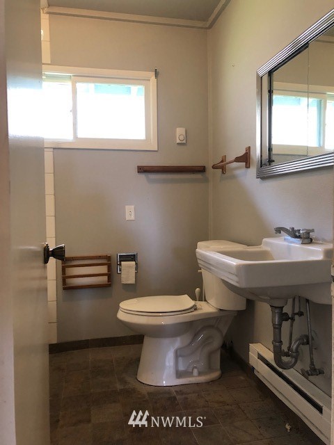 21454 Redmond-Fall City Road Northeast Redmond, WA 98053 - Photo 12 of 16 Gallery Image 12