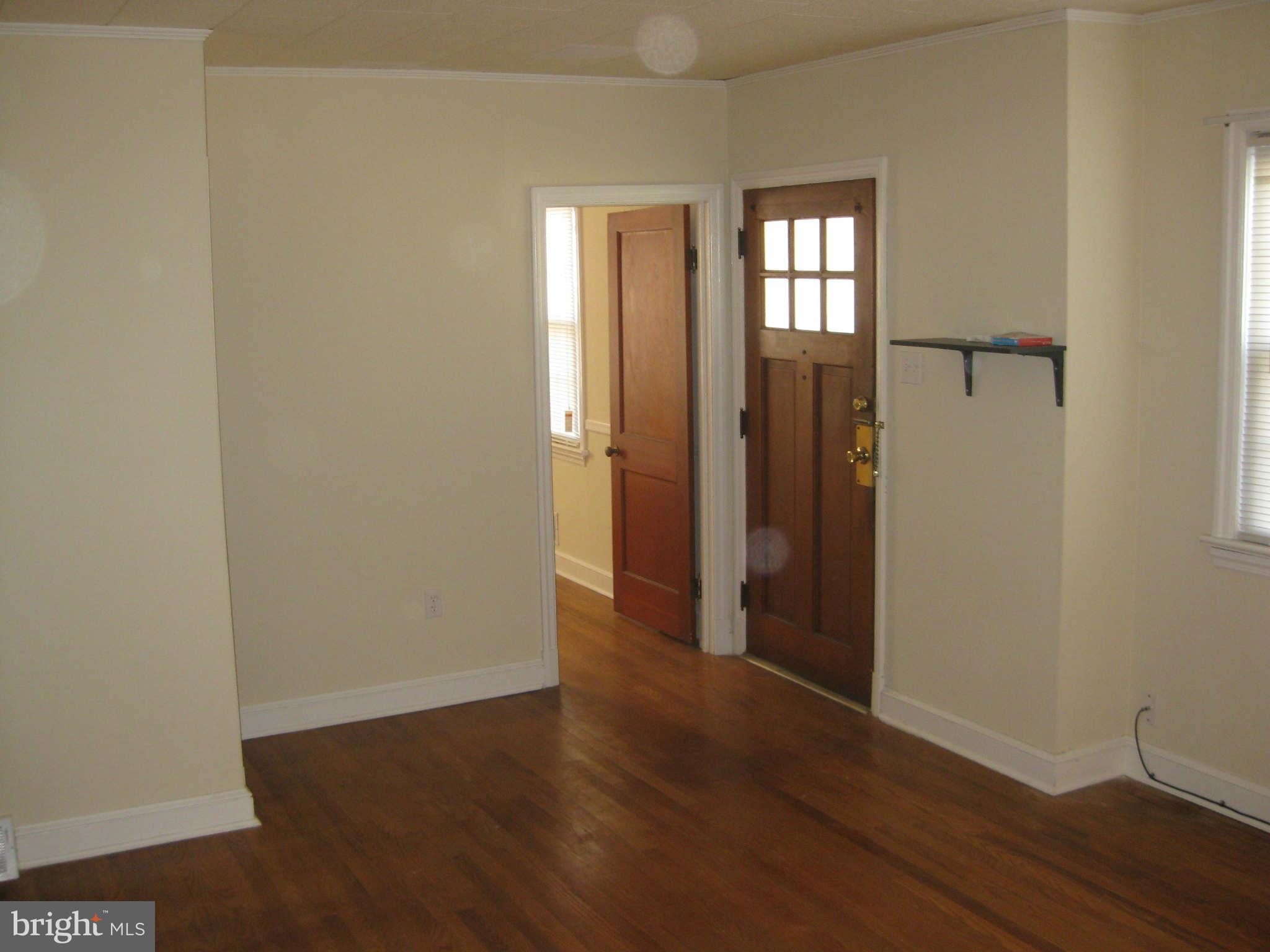3 Mansion Road Linthicum Heights, MD 21090 - Photo 3 of 29 Living Room
