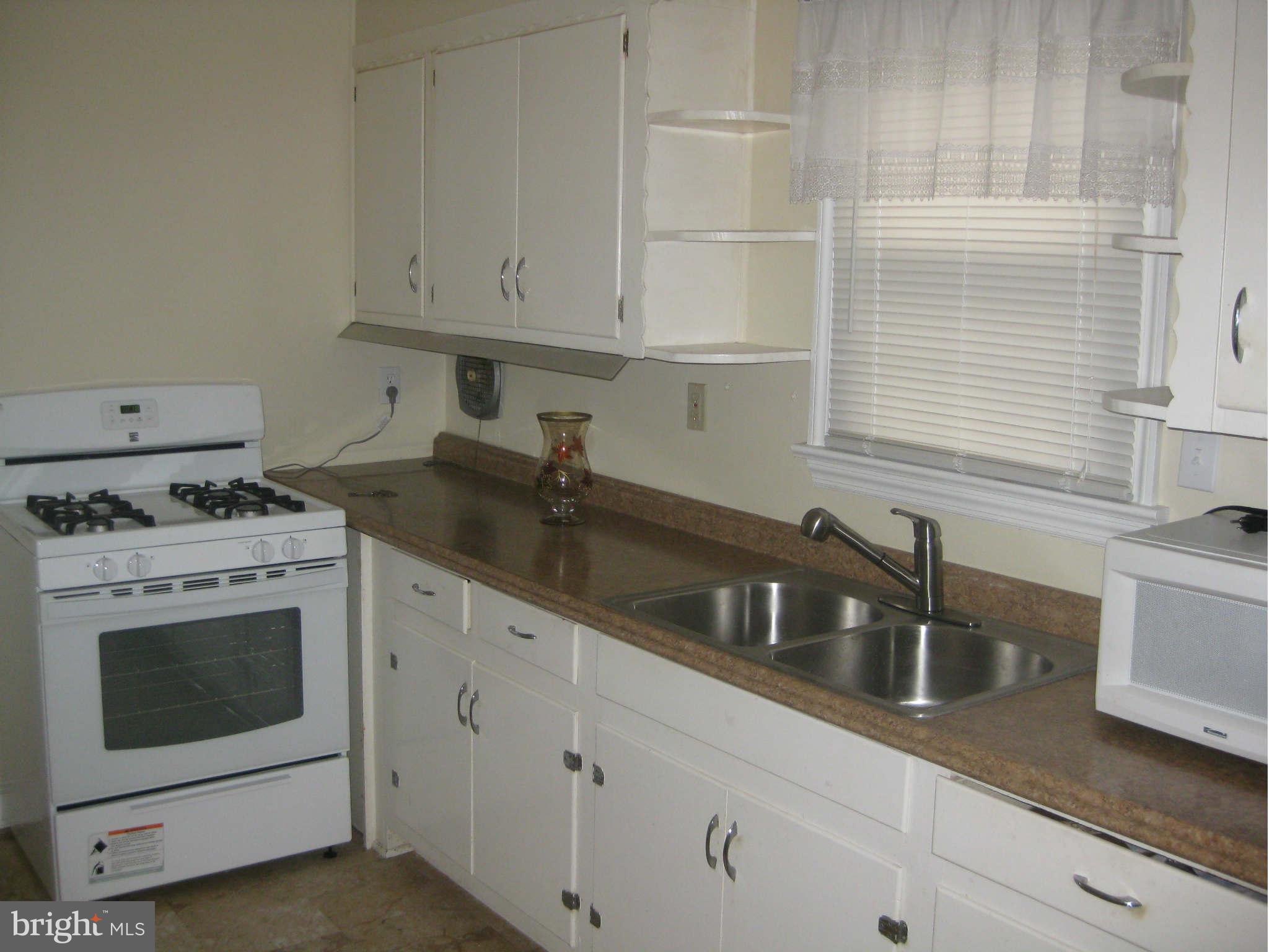 3 Mansion Road Linthicum Heights, MD 21090 - Photo 5 of 29 Kitchen