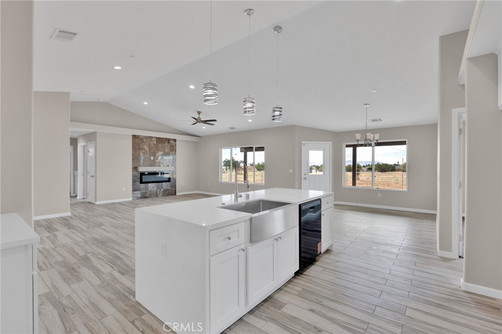 9835 Pyrite Avenue Hesperia, CA 92345 - Photo 5 of 46