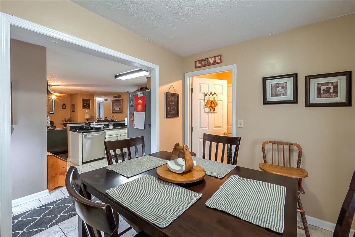 301 East Ridge Drive Nicholasville, KY 40356 - Photo 8 of 26 12-2-10