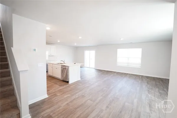 $2,400 | 112 Red Admiral Lane, Savannah, GA 31419